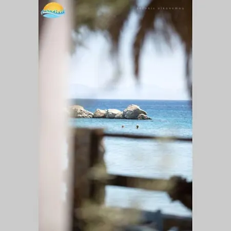 Nikis Seaside House Casa de Férias