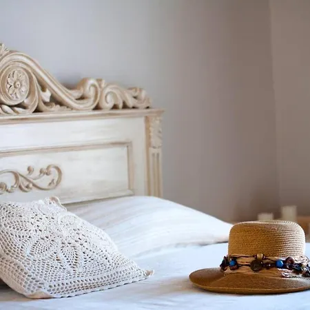 Nikis Seaside House *