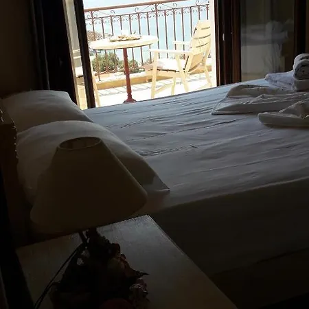 Nikis Seaside House * Vlichadia