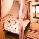 Nikis Seaside House *