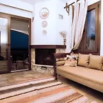 Nikis Seaside House *