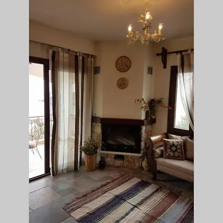 Nikis Seaside House 度假居 *