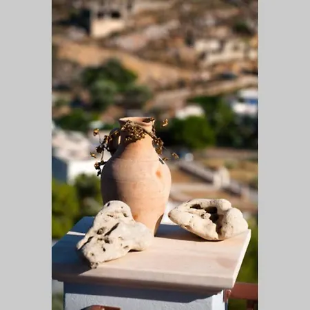 Nikis Seaside House *